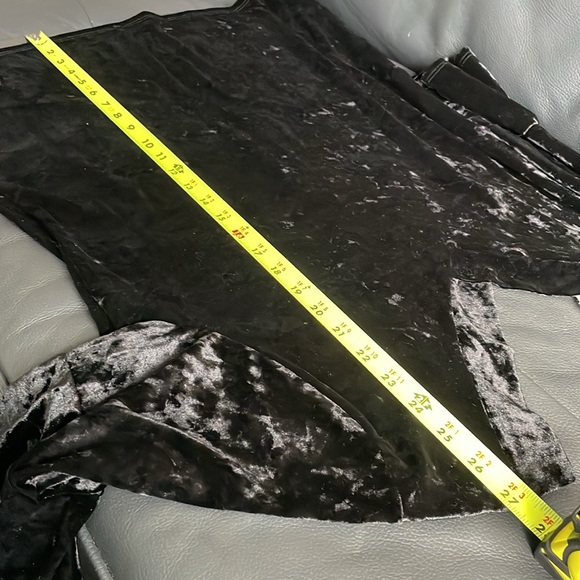 Como Blu Top Women Size XL Black Velvet Dressy Trumpet Sleeves Goth Bohemian - Picture 12 of 15